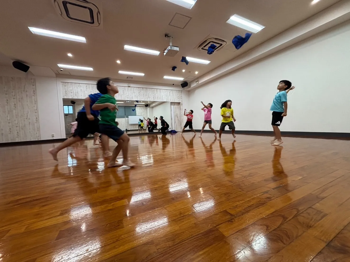 10月のテーマは「RUN」!運動会に向けて楽しく走る練習|Awesome!キッズ体操教室 那覇校